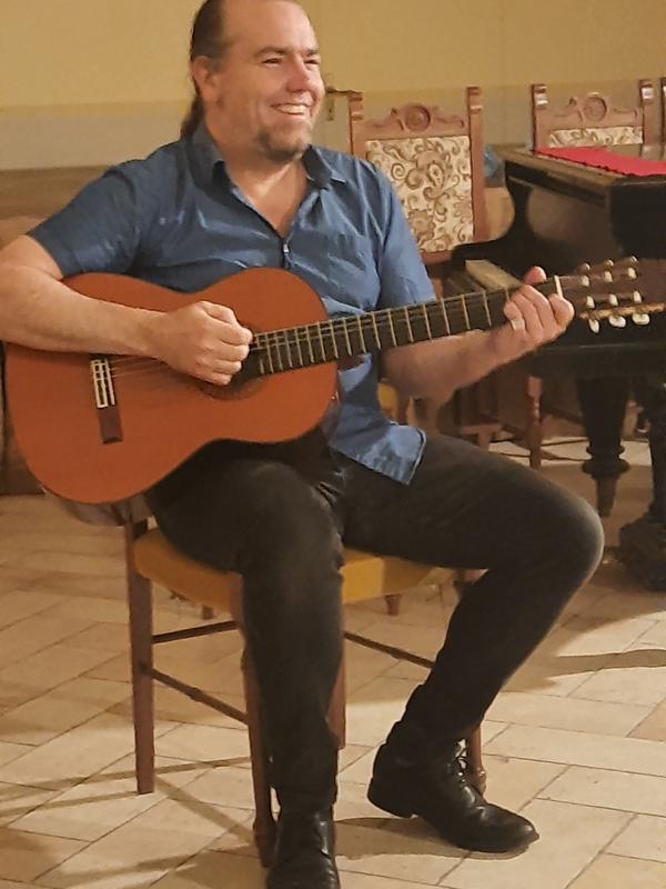Jon Hare's acoustic concert