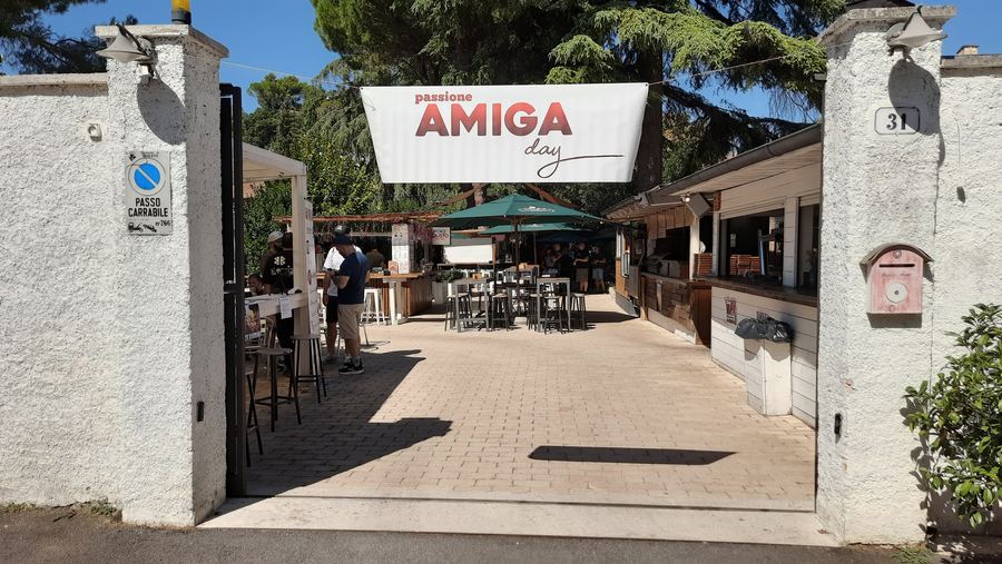 The entrance in Piazza Garibaldi
